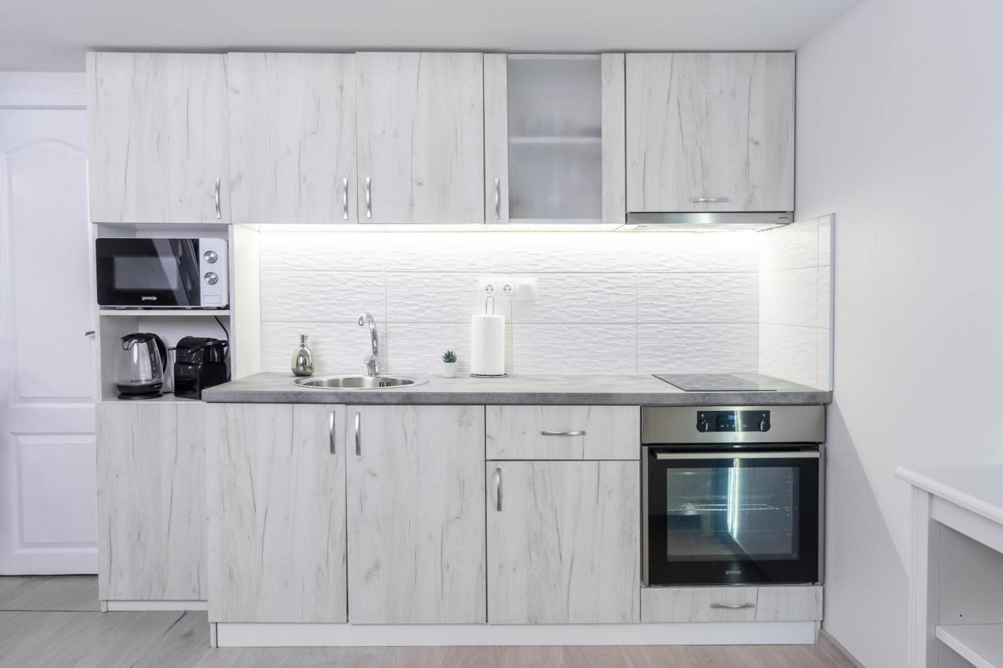 Apartemen Deja Blue Old Center Studio.
